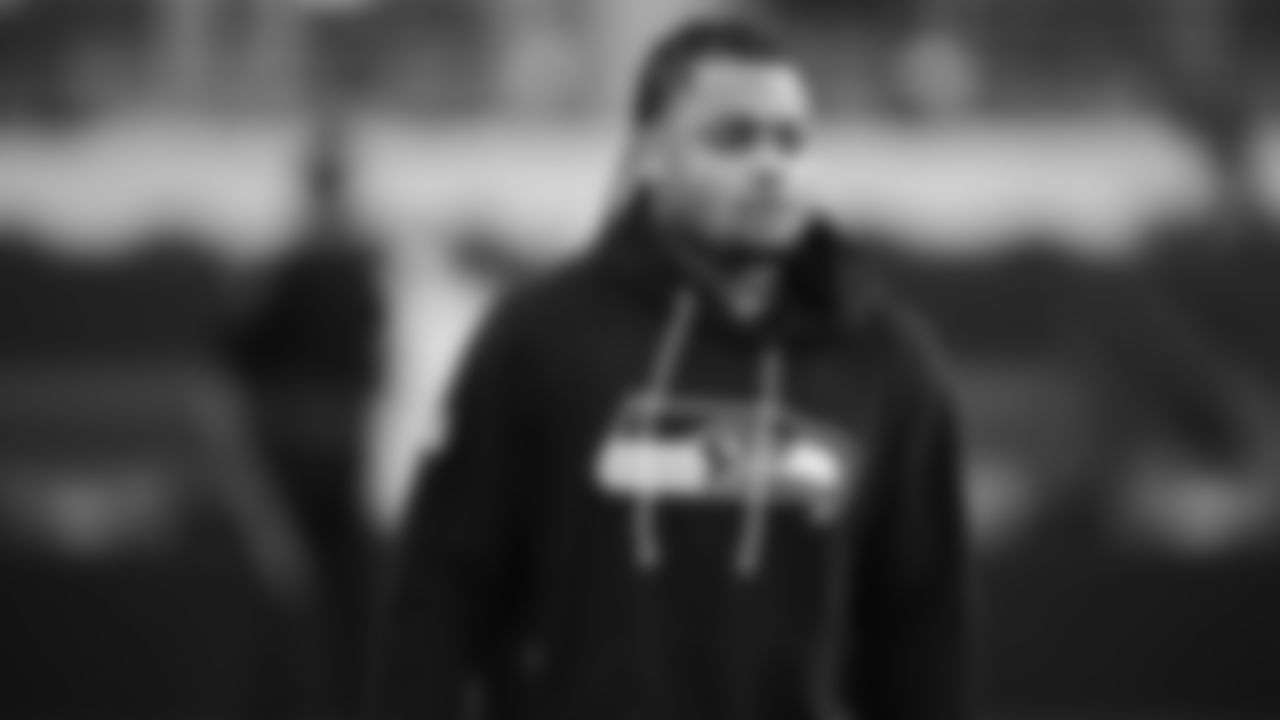 Seahawks safety Coby Bryant (8) warms up at Levi's Stadium for the Week 18 matchup vs. the 49ers.