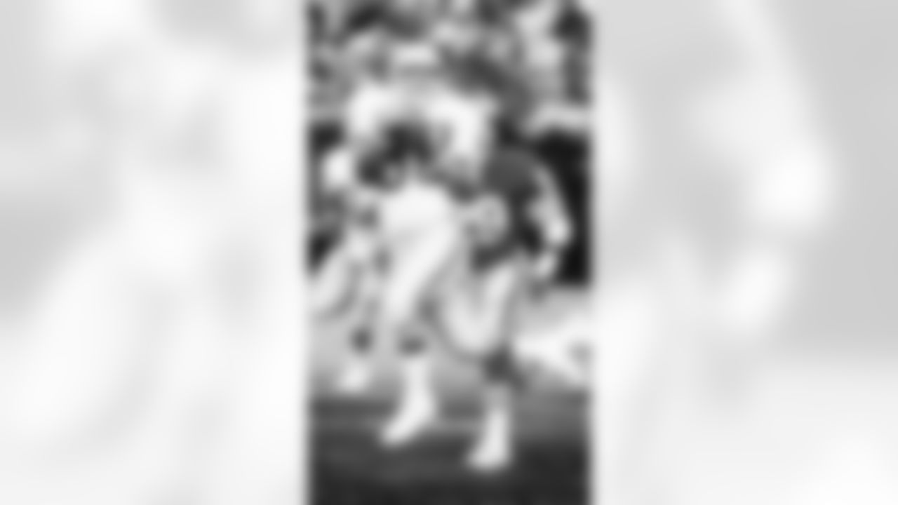 WR Steve Largent 1976-1989