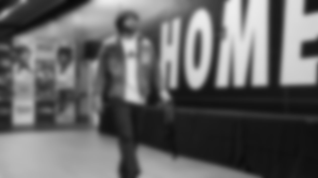 Seahawks tight end AJ Barner (88) arrives at Lumen Field for the Week 10 matchup vs. the Arizona Cardinals.