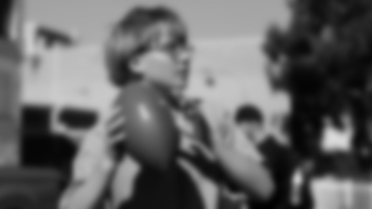 During a visit to Australia, Seahawks Legend Cliff Avril and Blitz stopped by the Kurranulla Aboriginal Corporation Community Center to play flag football and rugby alongside the Cronulla Sharks.