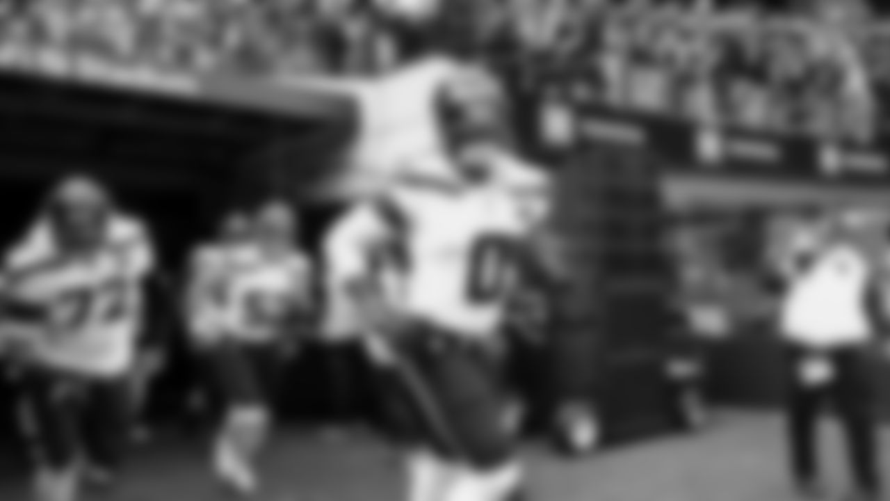 Seahawks defensive end DeMarcus Lawrence (0) during pregame warmups at SoFi Stadium for the Week 11 matchup at the L.A. Rams.