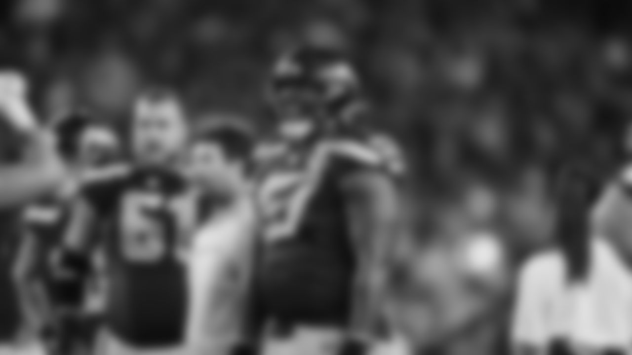 Seahawks tackle Charles Cross (67) at the Arizona Cardinals in Week 4.