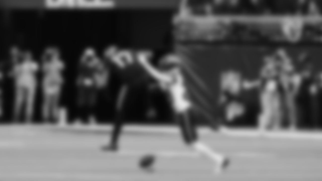 Seahawks at Rams on November 16, 2025