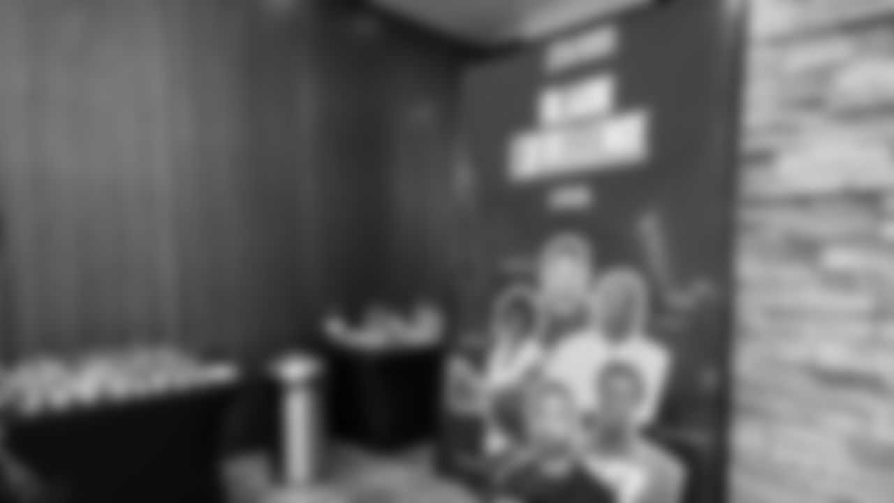 On February 19, ONYX, the Seahawks Black Employee Resource Group, in partnership with the DEI team, hosted its 2nd annual Black History Month celebration, 50 Years Strong: Celebrating Black Excellence & the Seahawks Legacy, at the Virginia Mason Athletic Center.