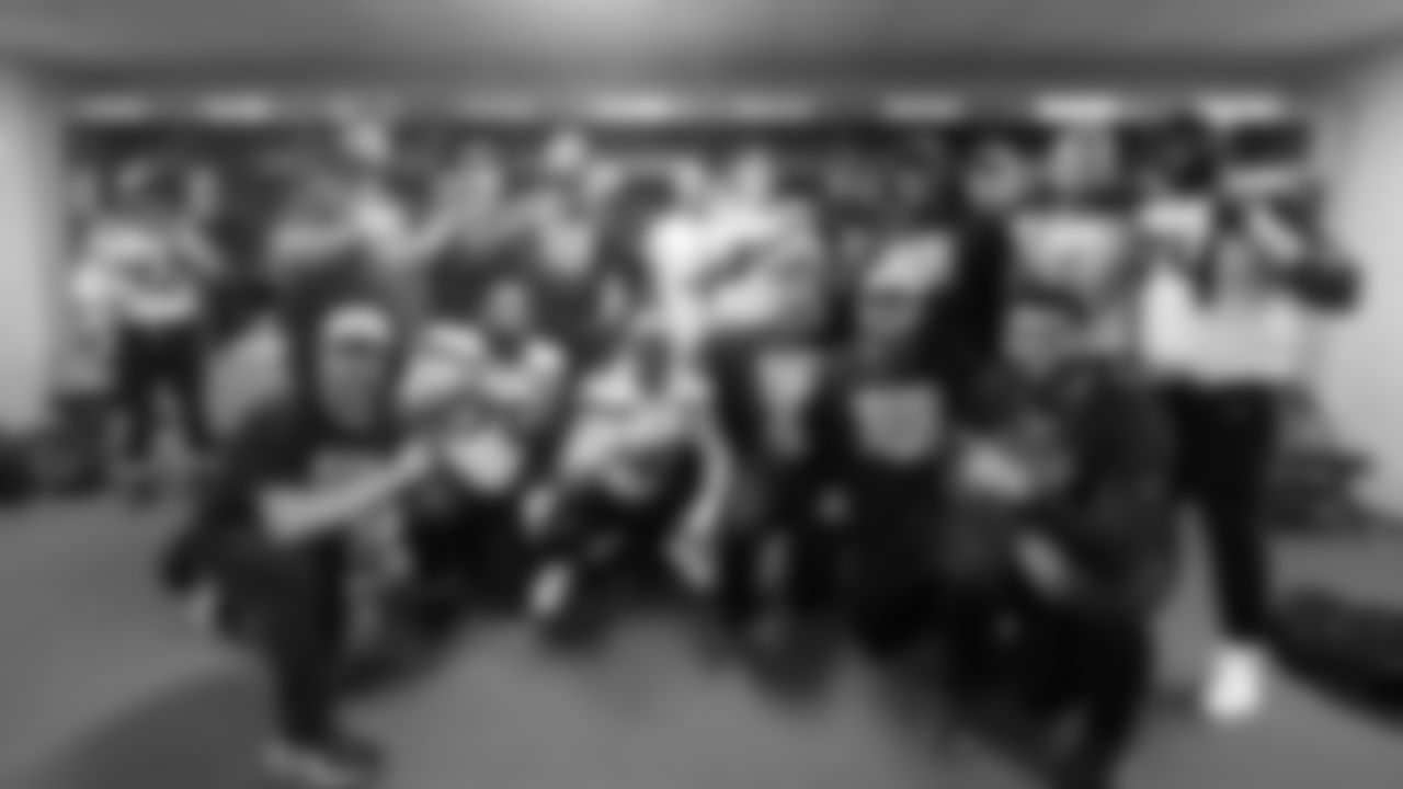 The Seahawks celebrated the win vs. the 49ers at Levi's Stadium in Week 18.