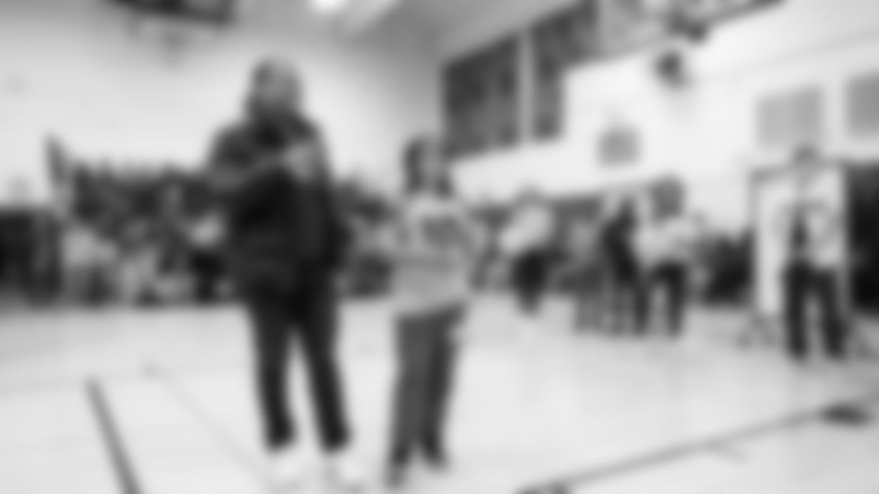 Students at Washington Middle School were surprised with a pep rally on Friday, bringing together the unique tie between sport and music. Blue Thunder, Seahawks Dancers and Legend Lofa Tatupu played a Super Bowl edition of Seahawks trivia, as well as a performance by Blue Thunder and special appearance by Seattle music legend and lead guitarist for Pearl Jam, Mike McCready.