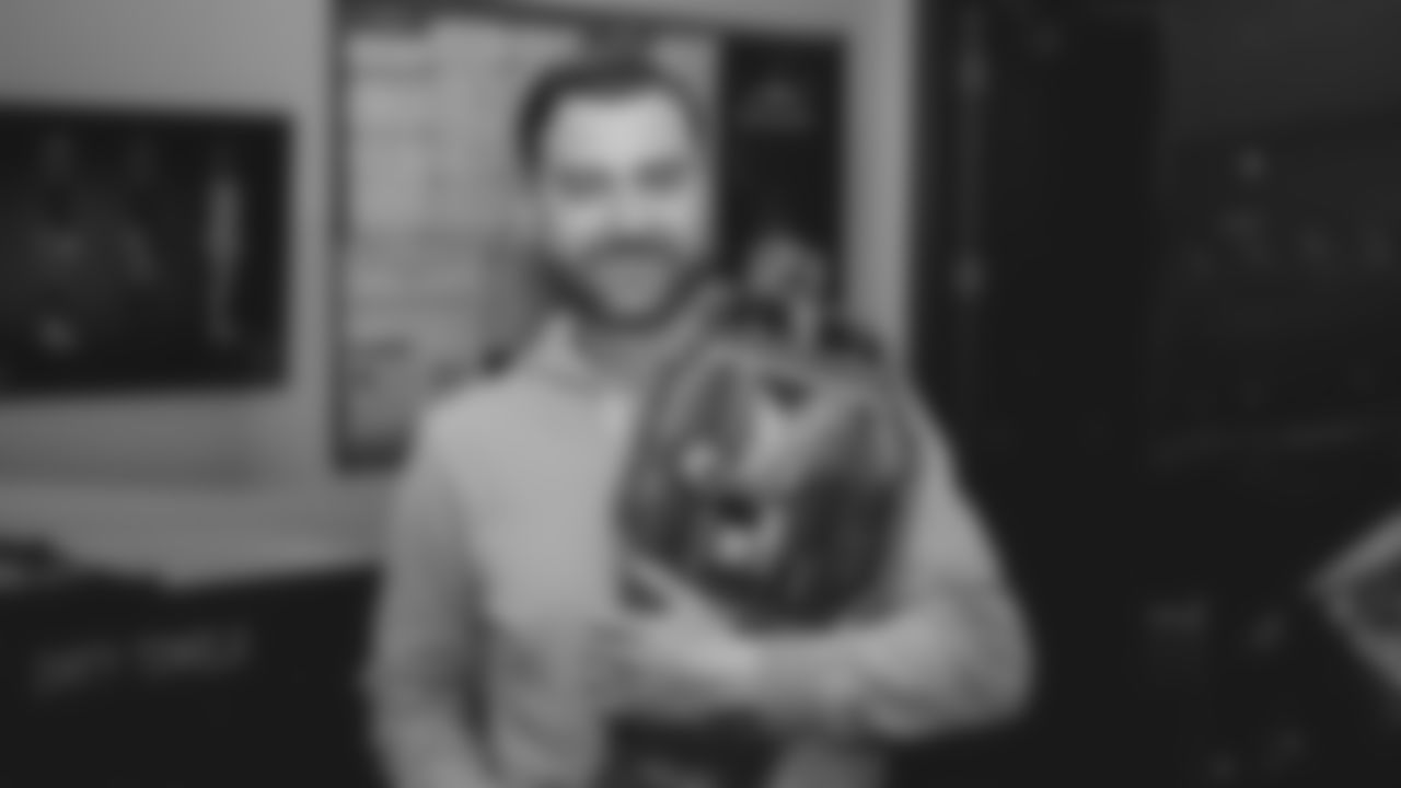 The Seahawks cleaned out the locker room following the end of the 2026 and brought out the championship belt to celebrate their Super Bowl LX victory.