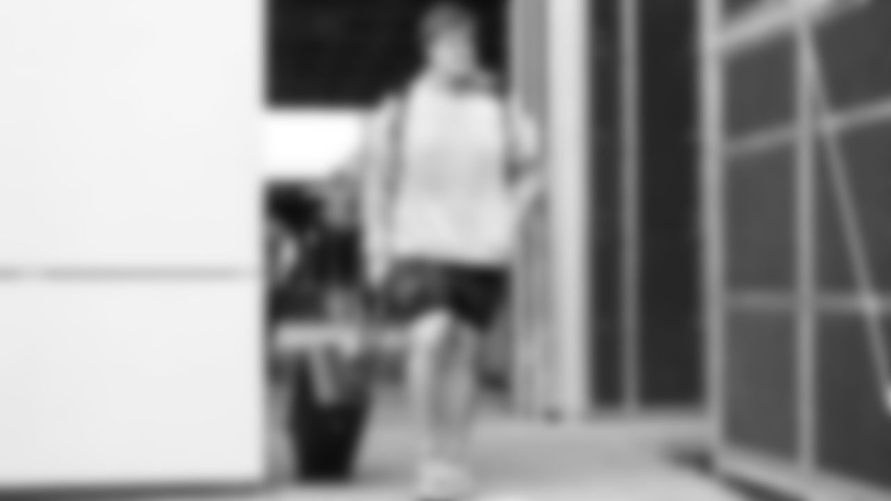 Seahawks guard Grey Zabel (76) departed the team hotel for the Week 18 matchup vs. the 49ers at Levi's Stadium.