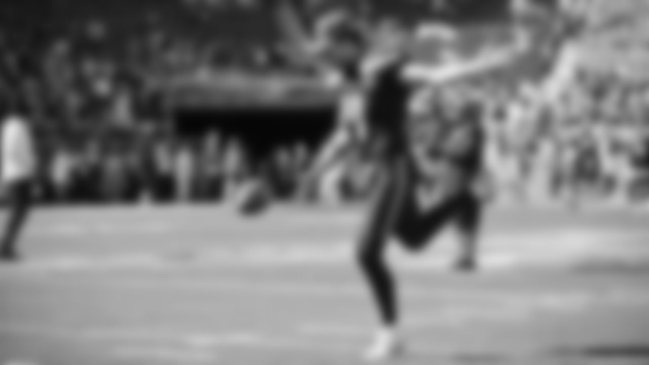 Super Bowl LX Warmups-20260208_22-08-10_1393