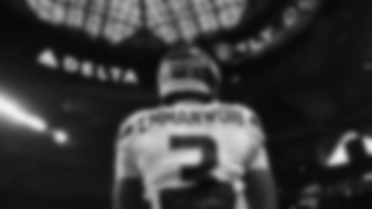 Seahawks safety Nick Emmanwori (3) warms up at Mercedes-Benz Stadium for the Week 14 matchup vs. the Atlanta Falcons.