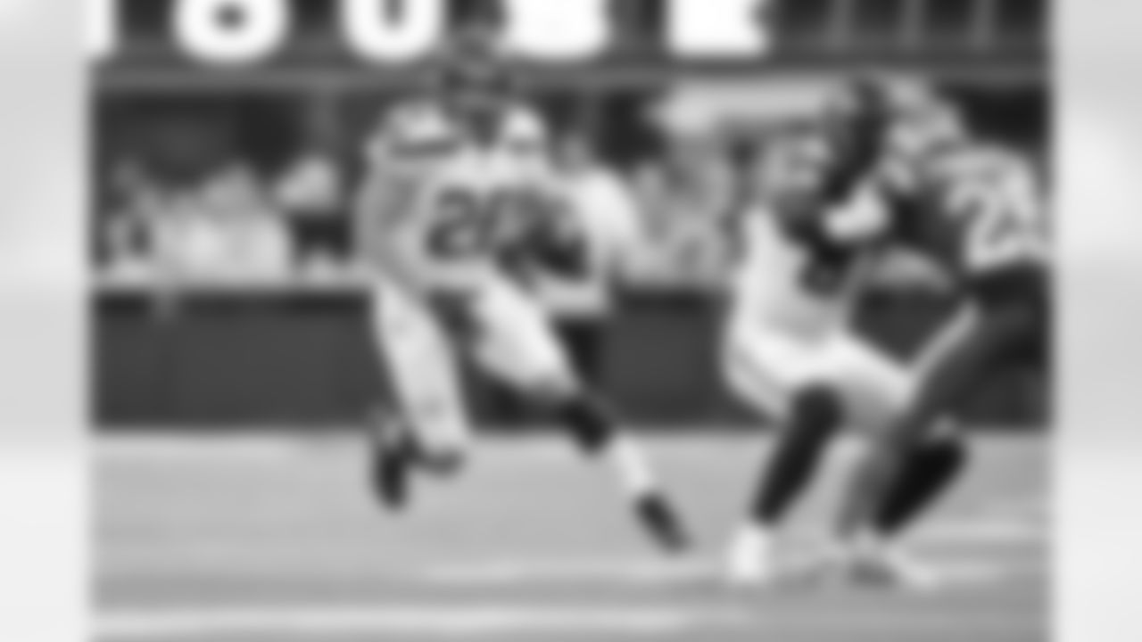Seahawks running back Zach Charbonnet (26) at the Week 18 matchup against the Los Angeles Rams at SoFi Stadium on Sunday, January 5, 2025.