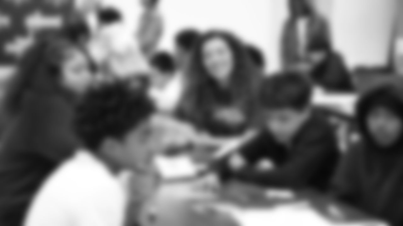 The Seahawks teamed up with EVERFI for a morning learning about mental health with students at Showalter Middle School on October 30, 2025.