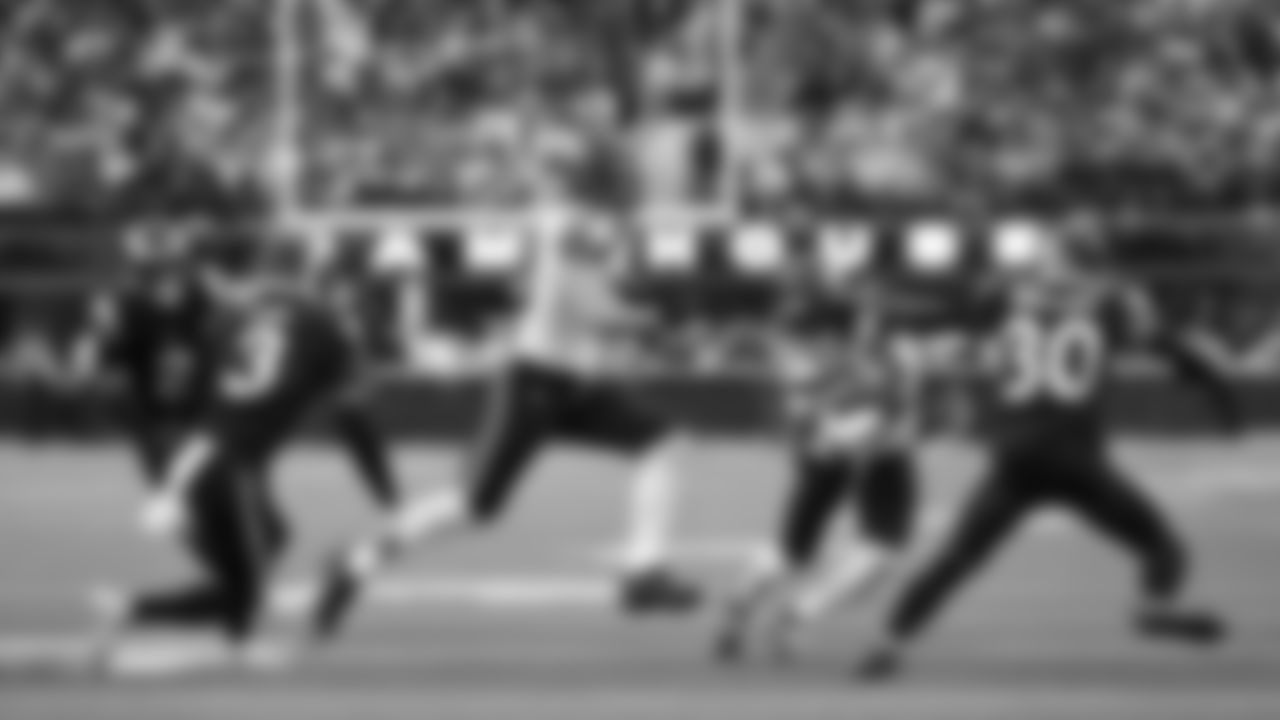 Seahawks at Rams on November 16, 2025