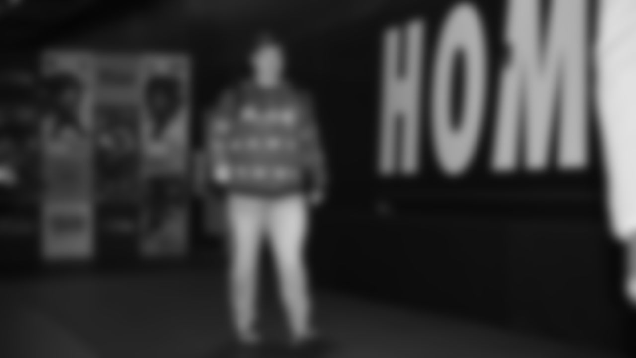 Seahawks guard Grey Zabel (76) arrived at Lumen Field for the Week 16 matchup vs. the L.A. Rams.