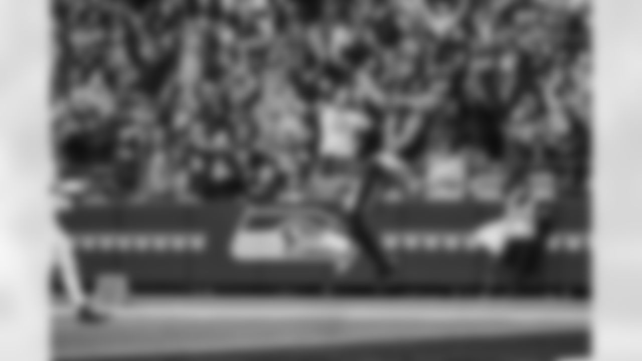 Seahawks safety Coby Bryant (8) picked off Cardinals QB Kyler Murray and returned it 69 yards for his first career touchdown in the 16-6 win over the Arizona Cardinals on November 24, 2024 at Lumen Field.