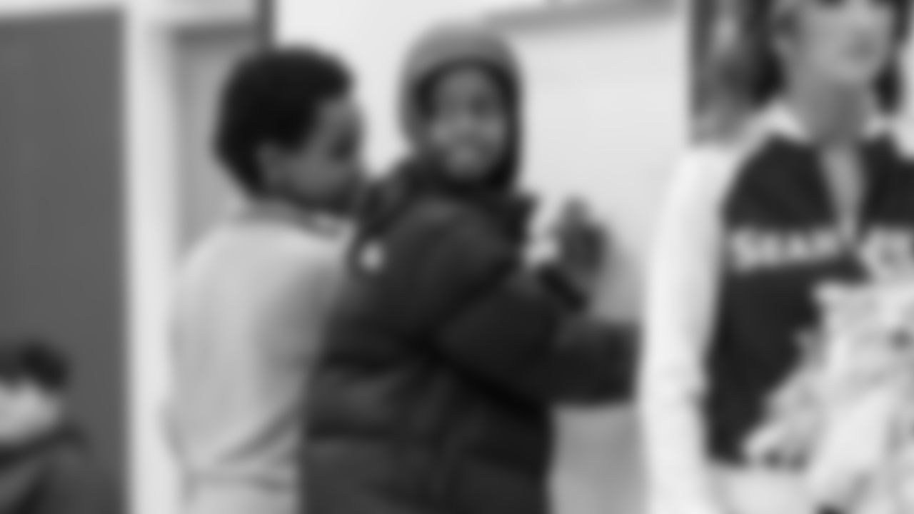 Students at Washington Middle School were surprised with a pep rally on Friday, bringing together the unique tie between sport and music. Blue Thunder, Seahawks Dancers and Legend Lofa Tatupu played a Super Bowl edition of Seahawks trivia, as well as a performance by Blue Thunder and special appearance by Seattle music legend and lead guitarist for Pearl Jam, Mike McCready.