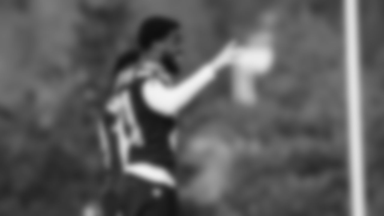 Seahawks cornerback Devon Witherspoon (21) practiced on Thursday, November 20 at the Virginia Mason Athletic Center.