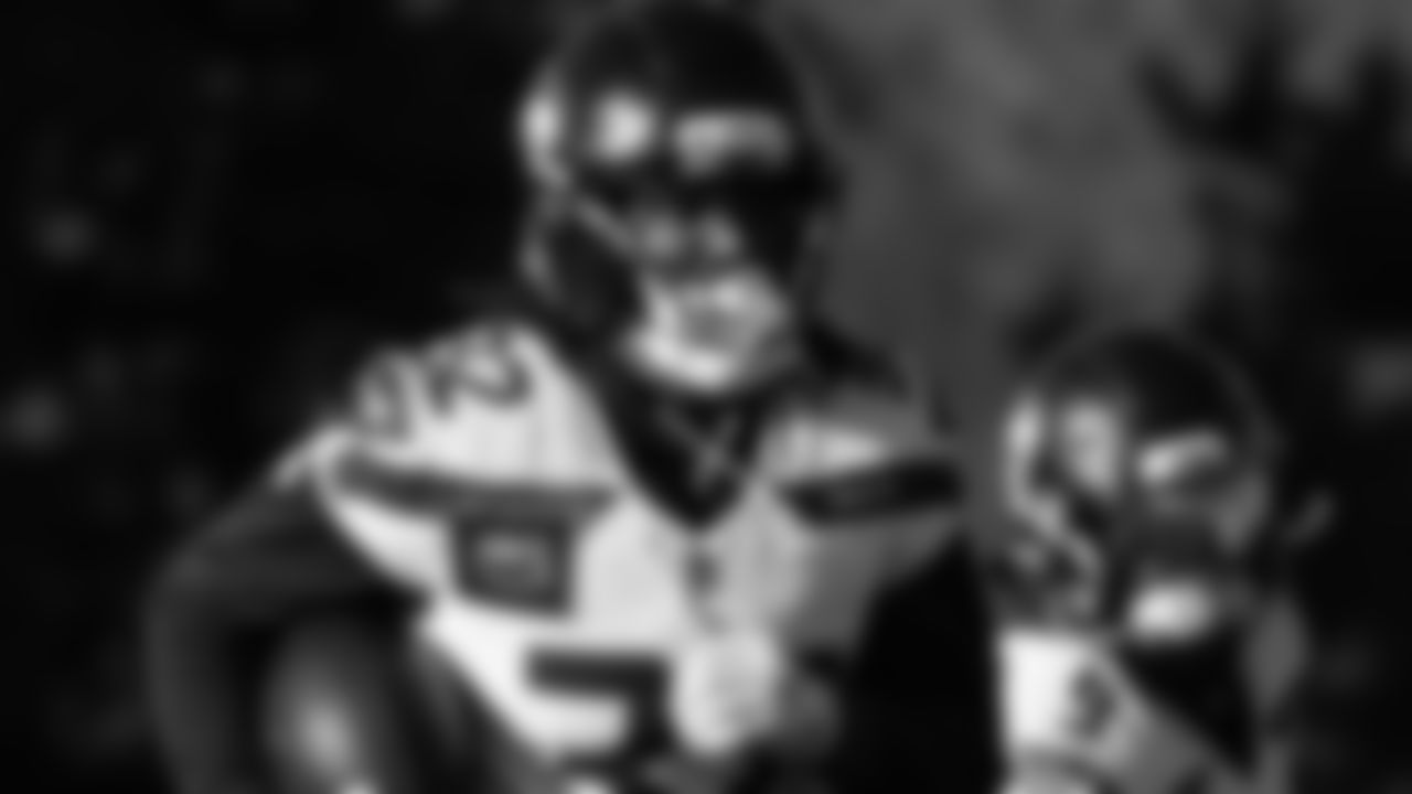 Seahawks running back Velus Jones Jr. (32) practiced on Wednesday, December 31, 2025 at the Virginia Mason Athletic Center.