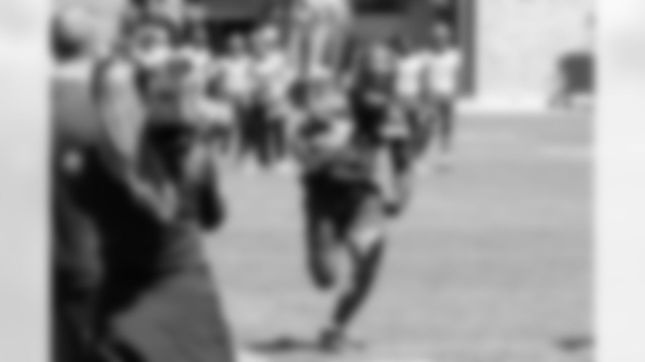 Seahawks running back Kenny McIntosh (25) participated in the Seahawks 2025 offseason workout program.