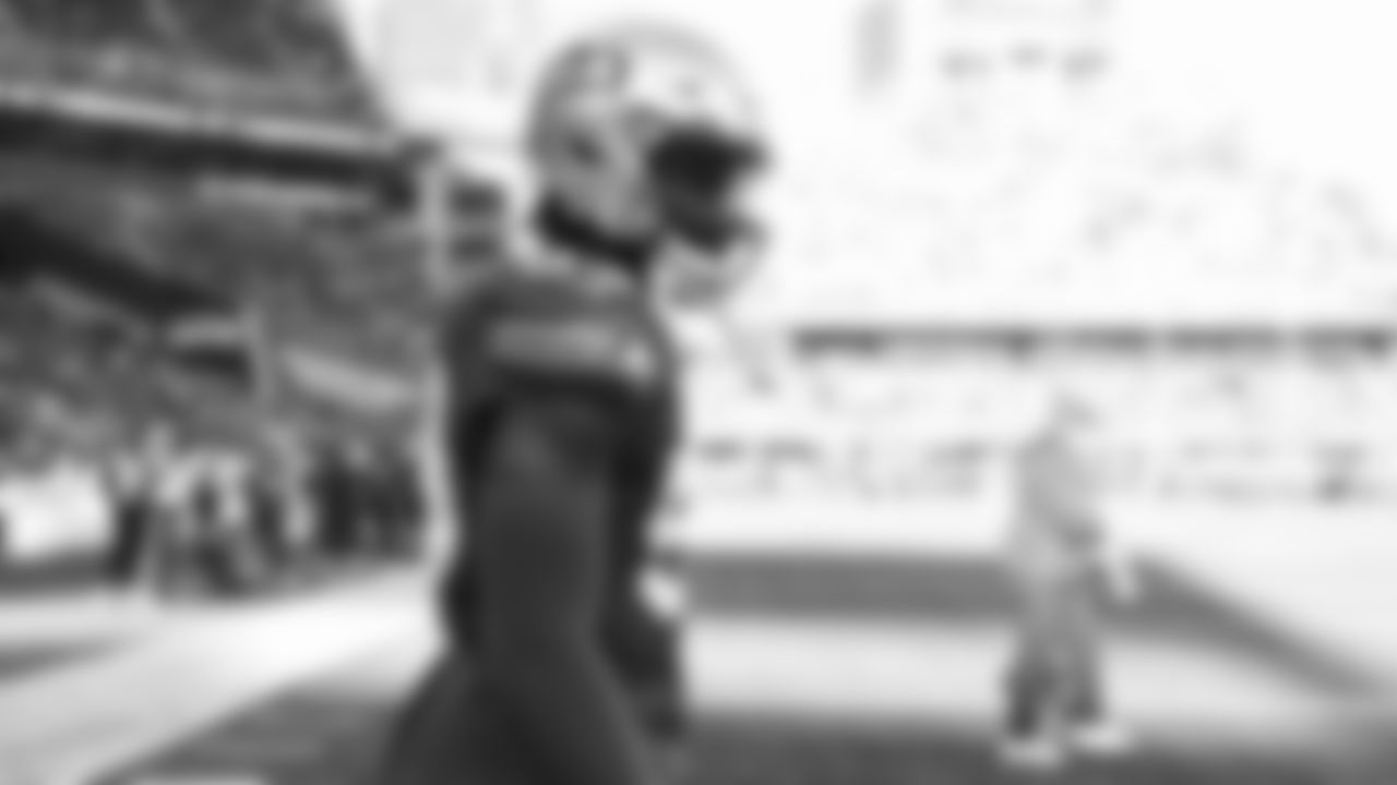 Seahawks linebacker Boye Mafe (53) warms up at Lumen Field for the Week 13 matchup vs. the Minnesota Vikings.