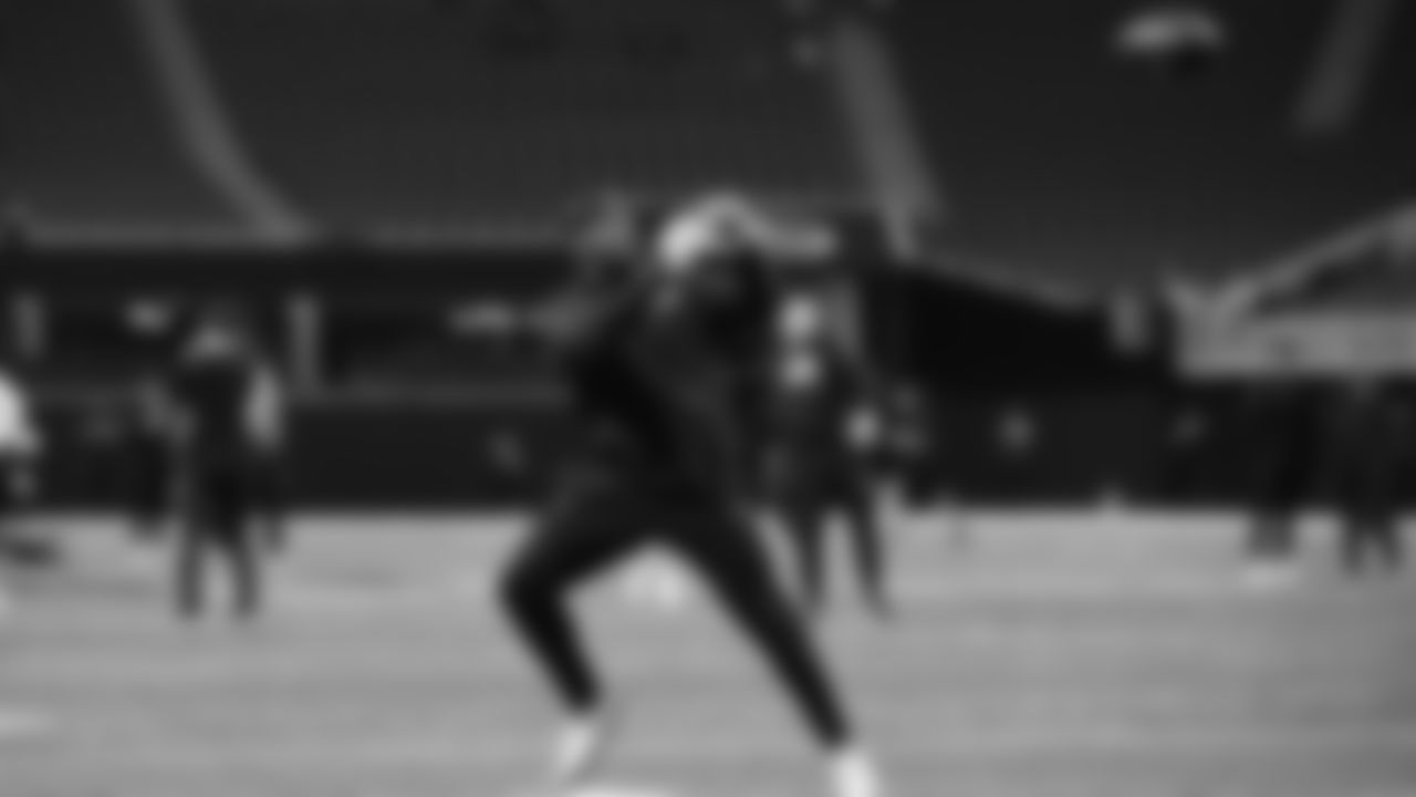 Seahawks running back Kenneth Walker III (9) warms up at Mercedes-Benz Stadium for the Week 14 matchup vs. the Atlanta Falcons.