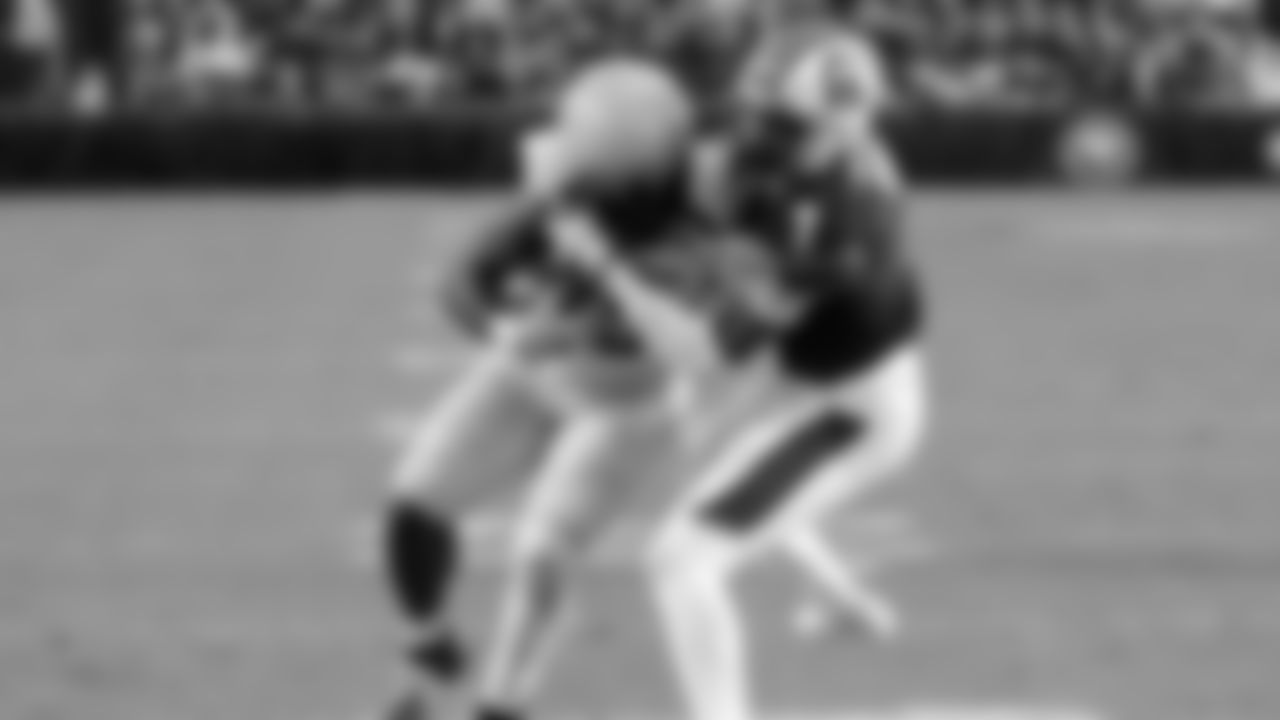 South Carolina defensive back Nick Emmanwori (7) tackles Wofford running back Ryan Ingram, left, for a loss during the first half of an NCAA college football game Saturday, Nov. 23, 2024, in Columbia, S.C. (AP Photo/Artie Walker Jr.)