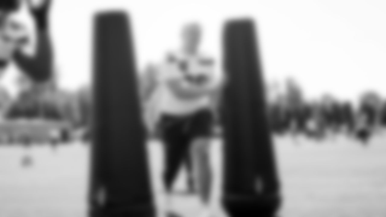 Seahawks defensive tackle Rylie Mills (98)