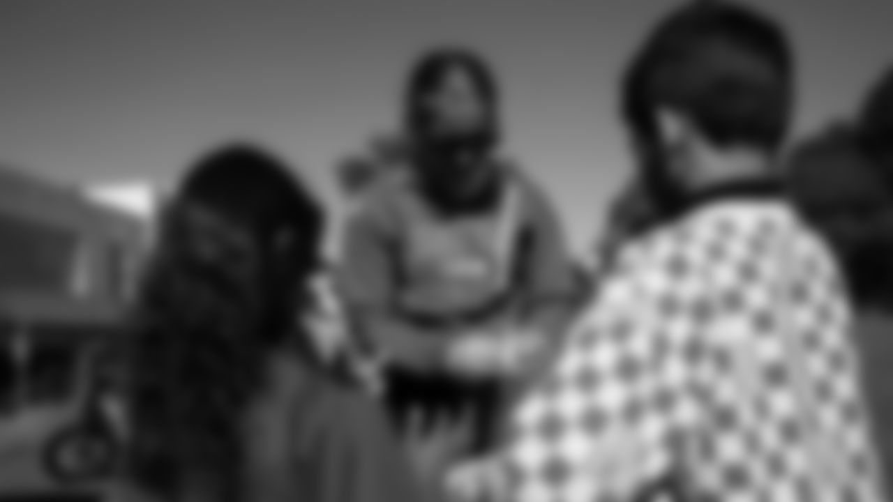 During a visit to Australia, Seahawks Legend Cliff Avril and Blitz stopped by the Kurranulla Aboriginal Corporation Community Center to play flag football and rugby alongside the Cronulla Sharks.