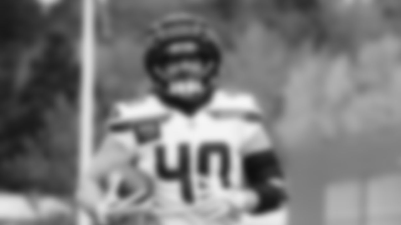 Seahawks fullback Robbie Ouzts (40) practiced on Wednesday, December 3, 2025 at the Virginia Mason Athletic Center.