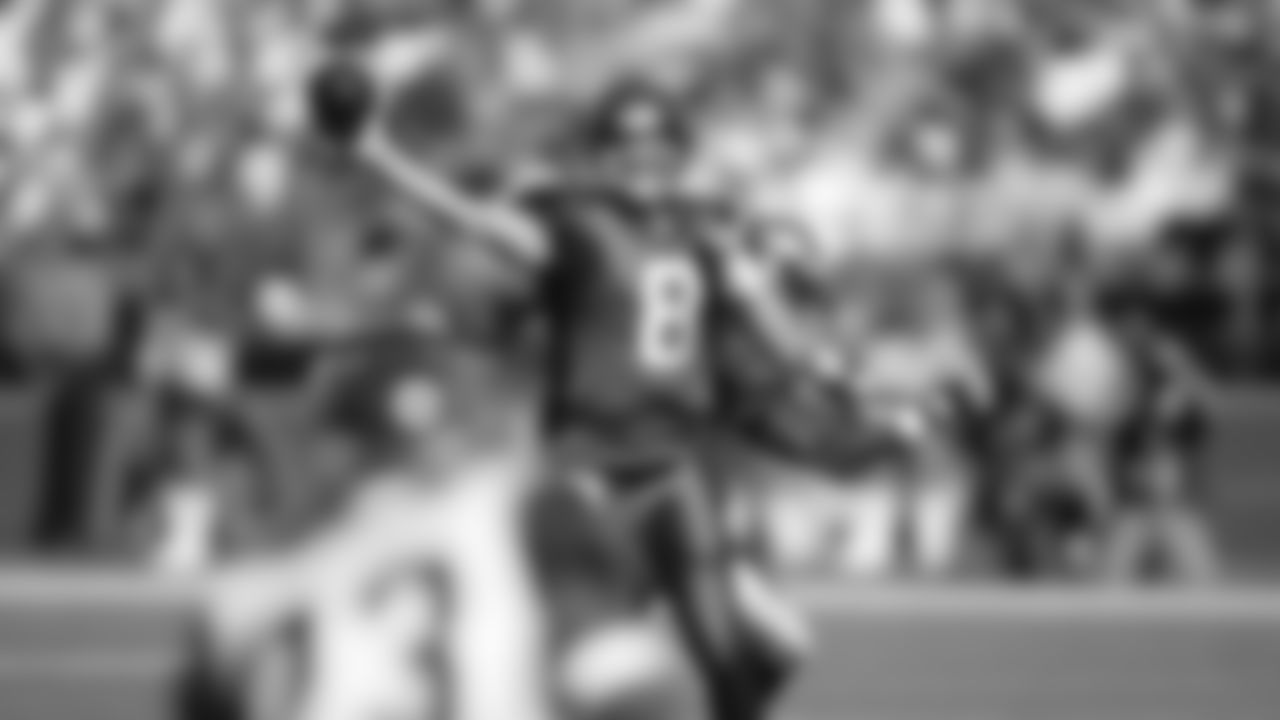 QB Matt Hasselbeck 2001-2010