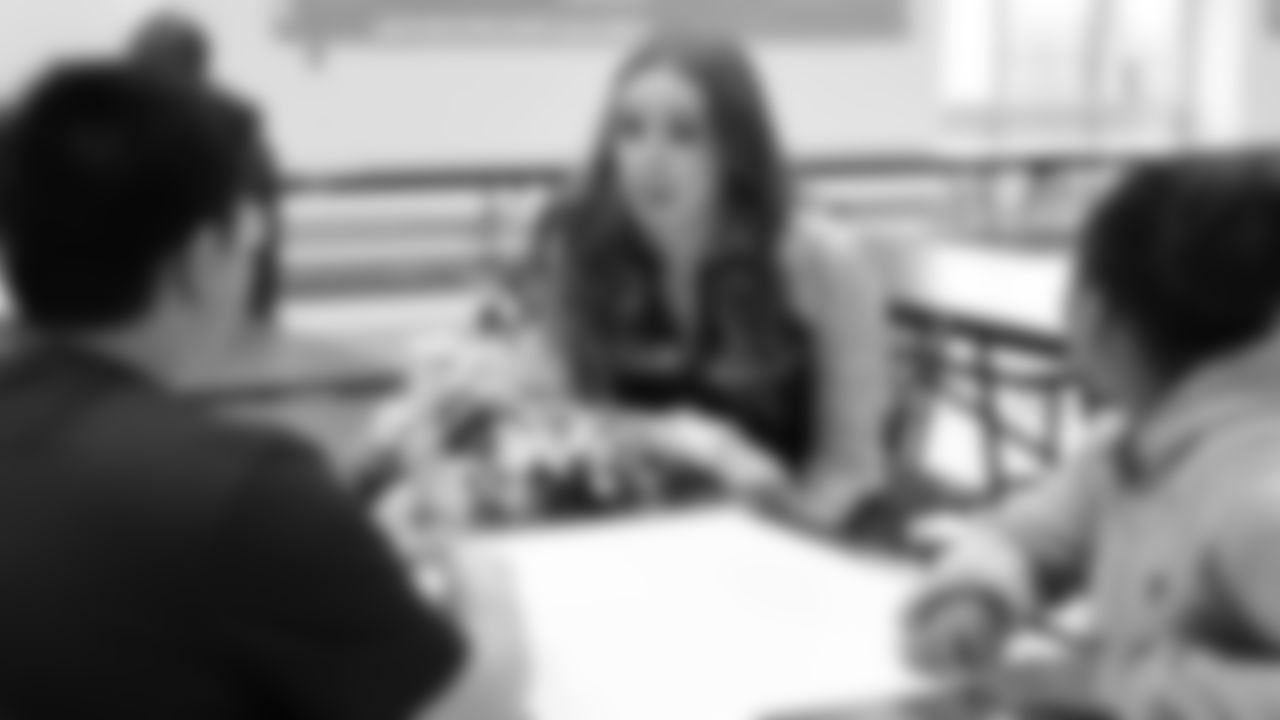 The Seahawks teamed up with EVERFI for a morning learning about mental health with students at Showalter Middle School on October 30, 2025.