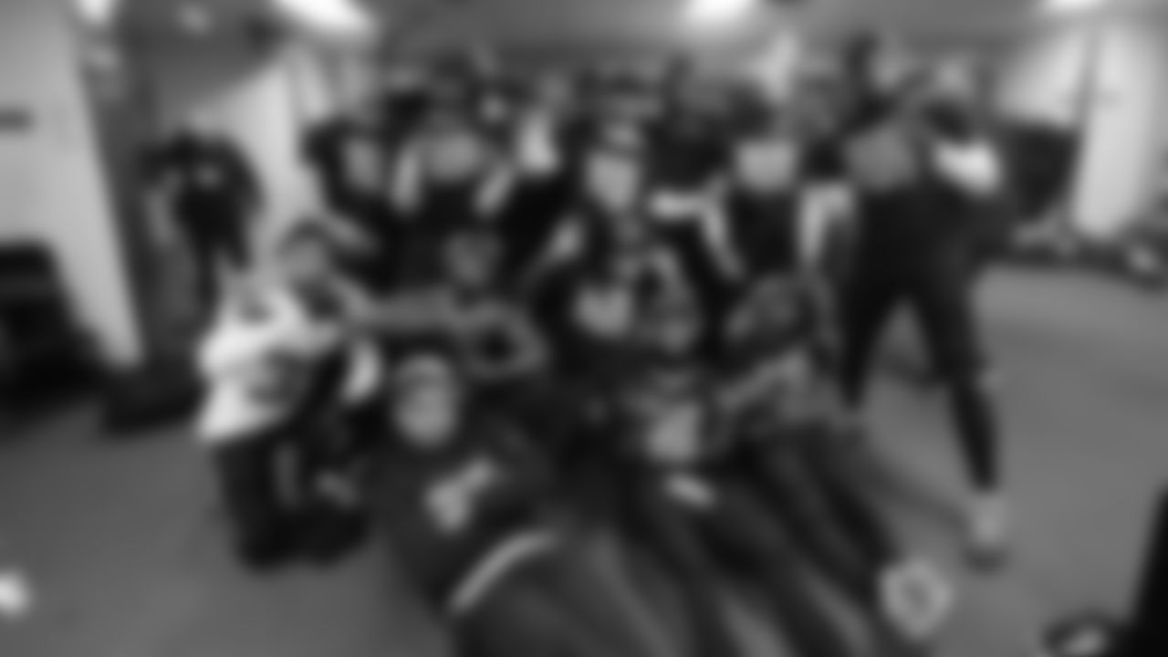 The Seahawks celebrated the win vs. the 49ers at Levi's Stadium in Week 18.