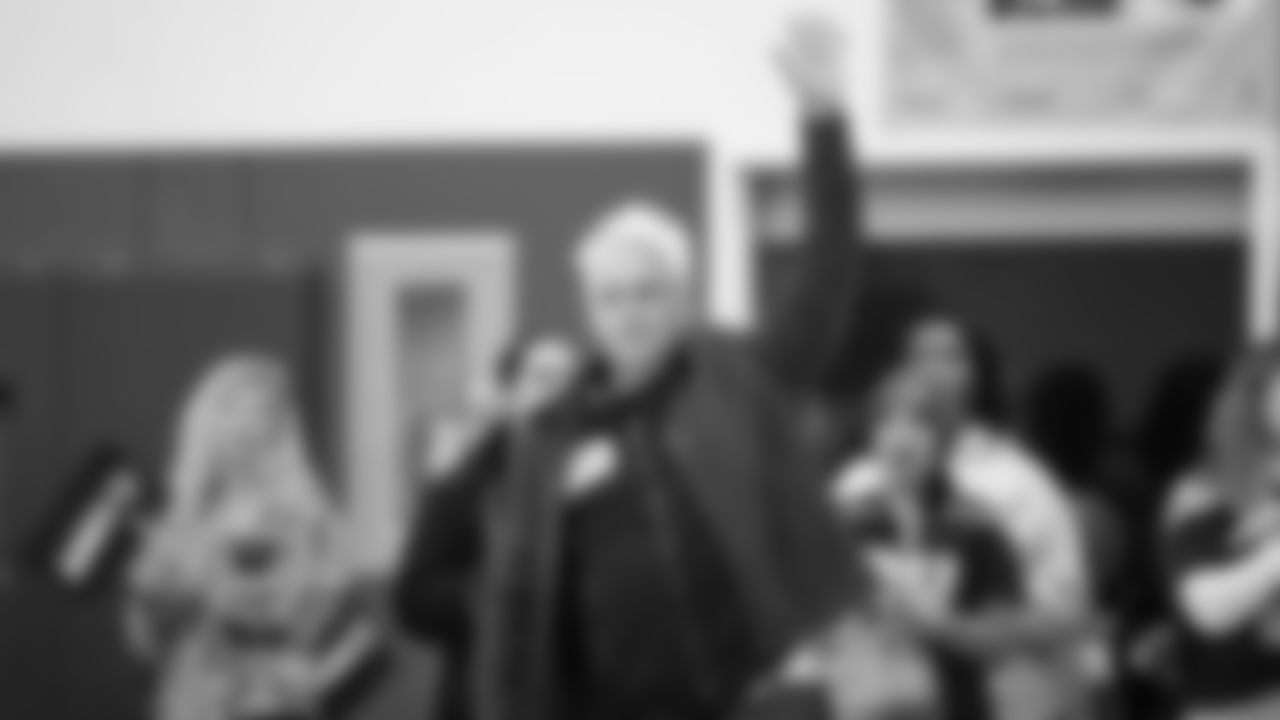 Students at Washington Middle School were surprised with a pep rally on Friday, bringing together the unique tie between sport and music. Blue Thunder, Seahawks Dancers and Legend Lofa Tatupu played a Super Bowl edition of Seahawks trivia, as well as a performance by Blue Thunder and special appearance by Seattle music legend and lead guitarist for Pearl Jam, Mike McCready.