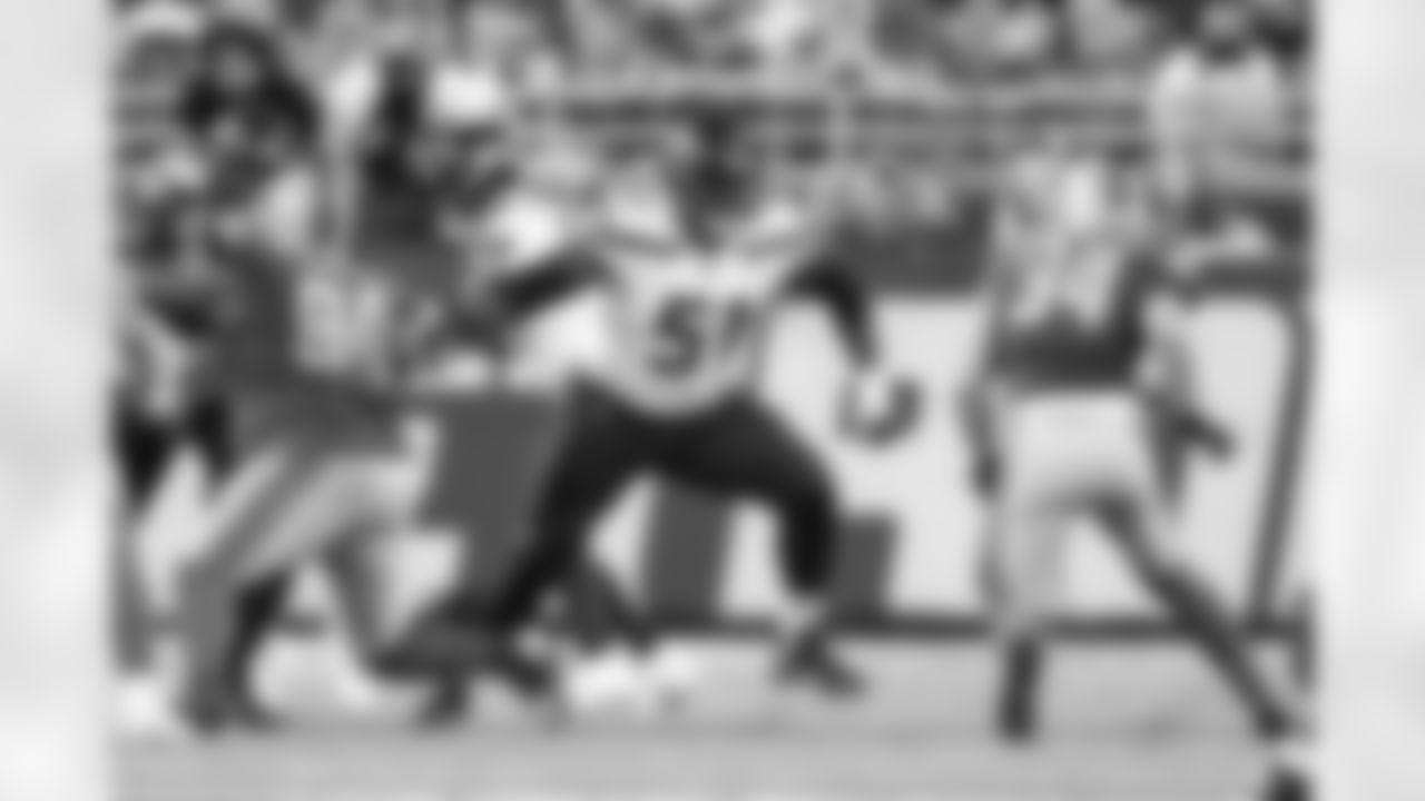Seahawks center Olu Oluwatimi (51)