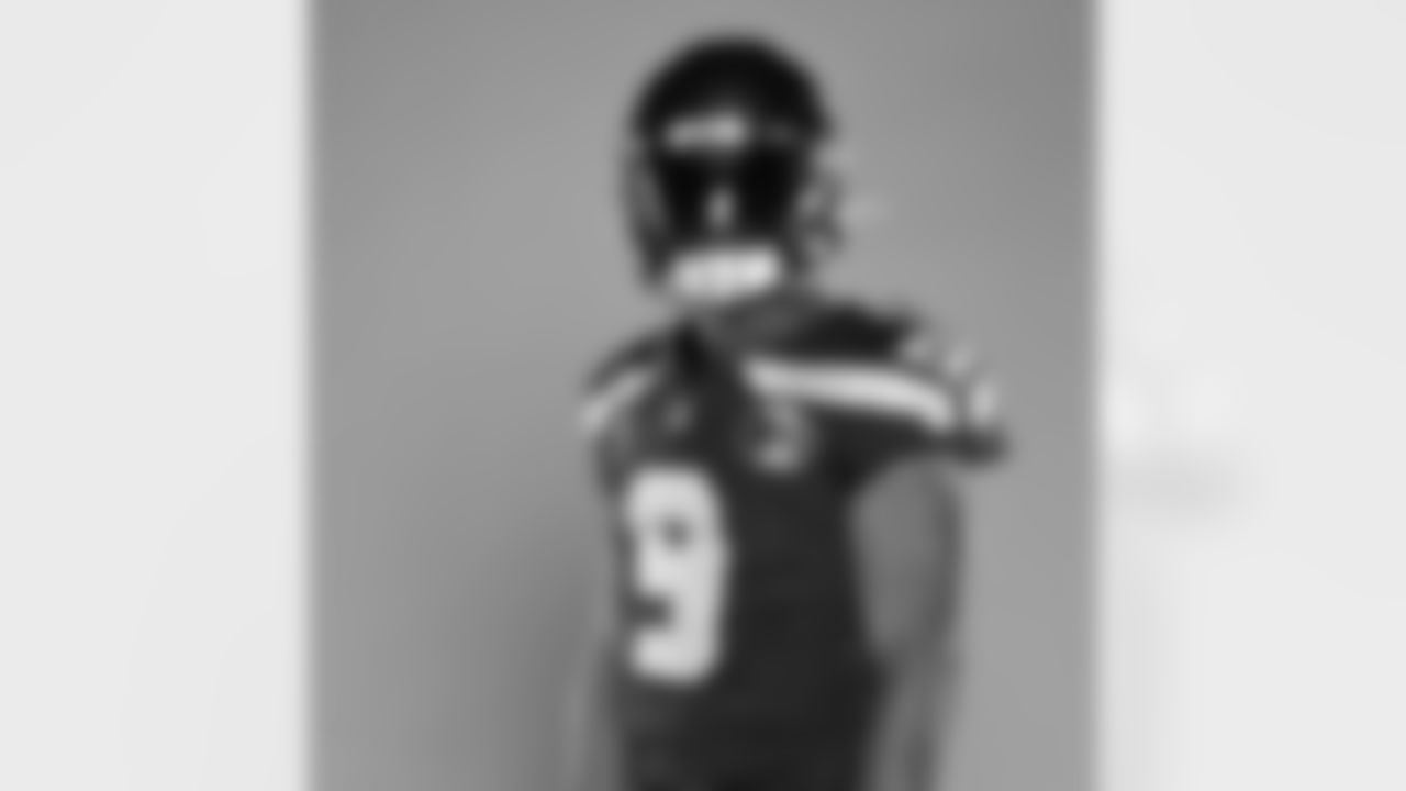 Seahawks running back Kenneth Walker III (9).