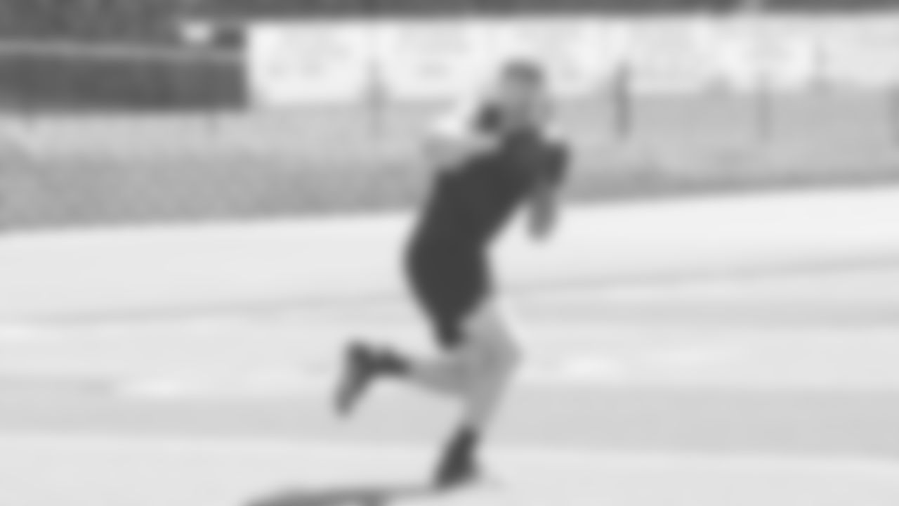 Seahawks tight end Eric Saubert (81) participated in an off-site workout.