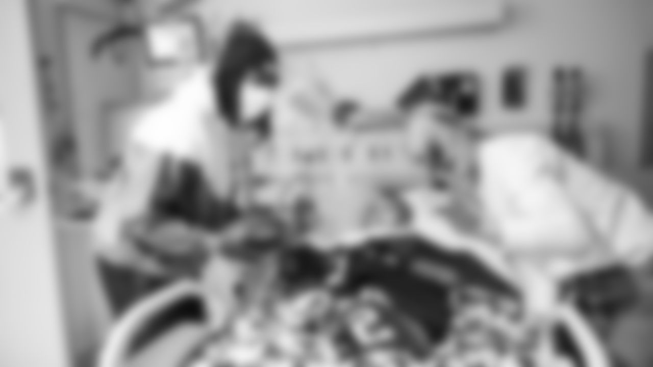 Seahawks wide receiver Rashid Shaheed visited a local children's hospital in Seattle and spent time with patients and their families in honor of the holiday season.