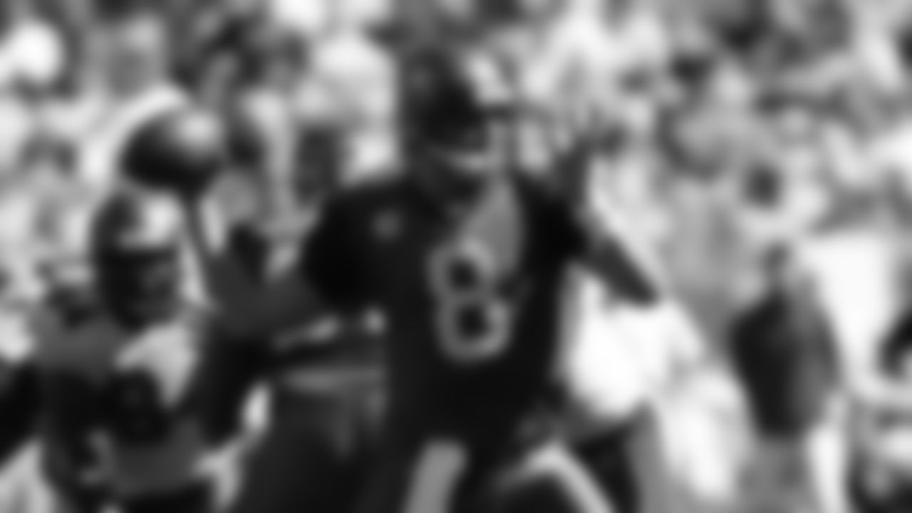 QB Matt Hasselbeck 2001-2010