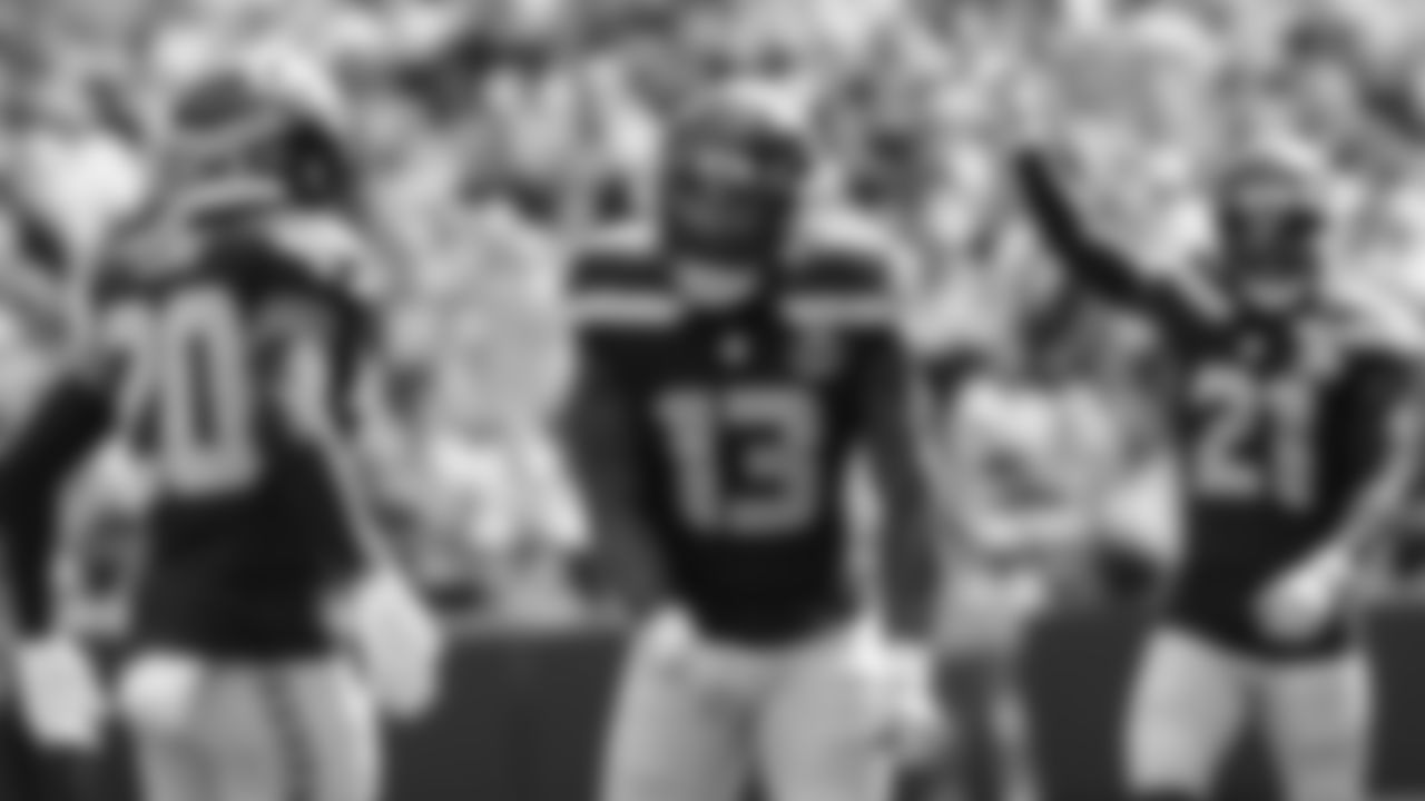 Seahawks linebacker Ernest Jones IV (13) vs. the San Francisco 49ers in Week 1.