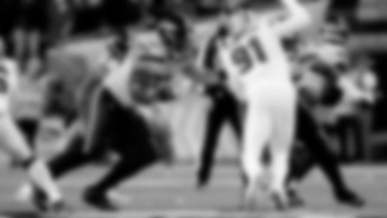 Seahawks right tackle Abraham Lucas (74)