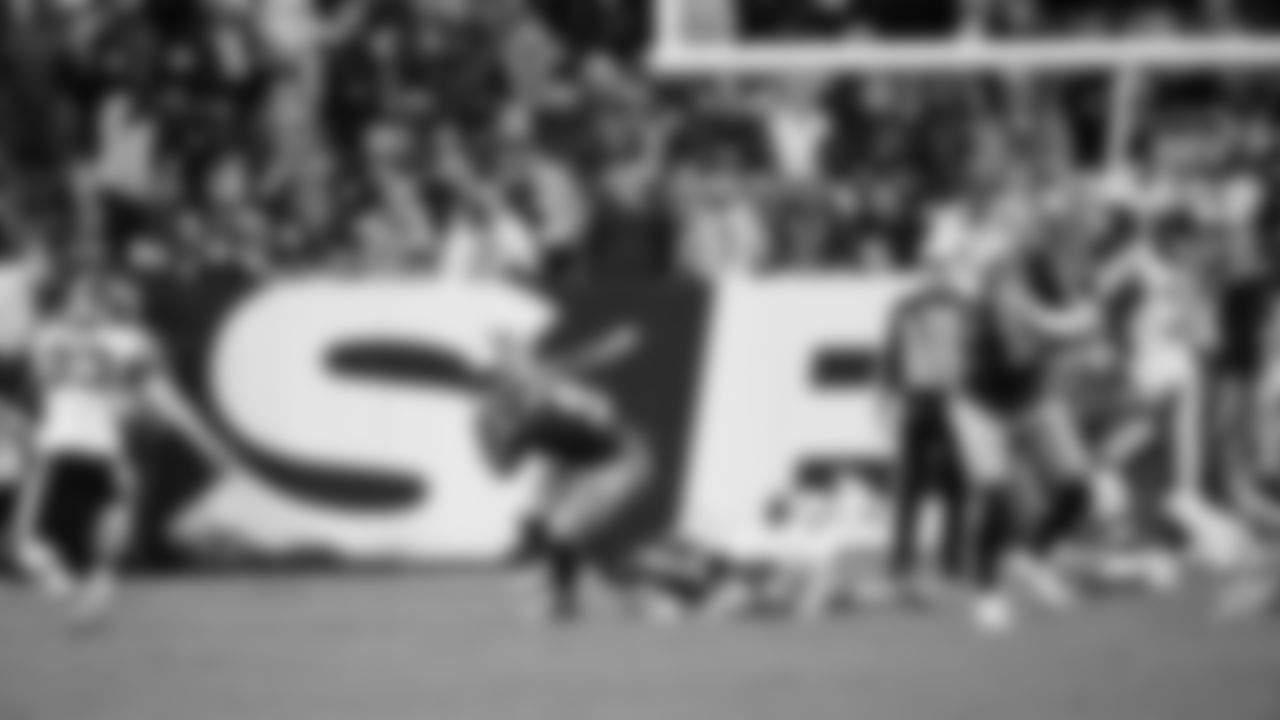 Seattle Seahawks at Washington Commanders for a week 9 throwback matchup on Nov 2, 2025