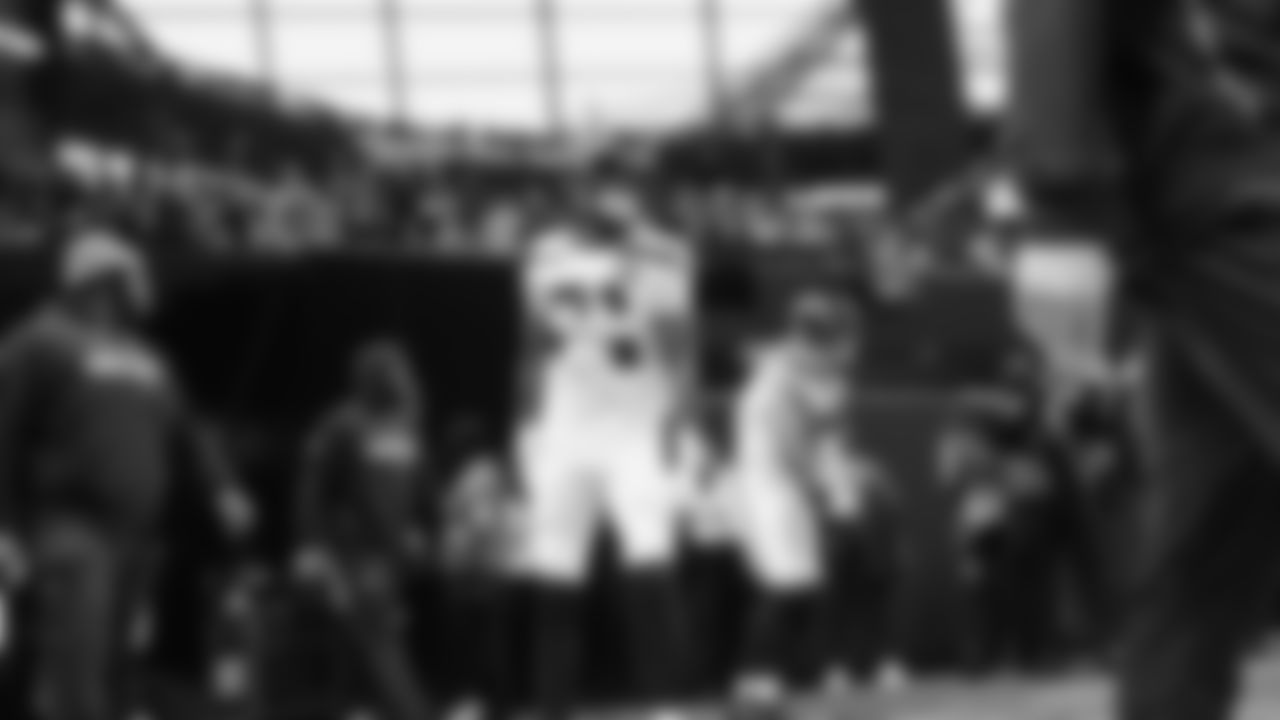 Seahawks cornerback Devon Witherspoon (21) warms up at Mercedes-Benz Stadium for the Week 14 matchup vs. the Atlanta Falcons.