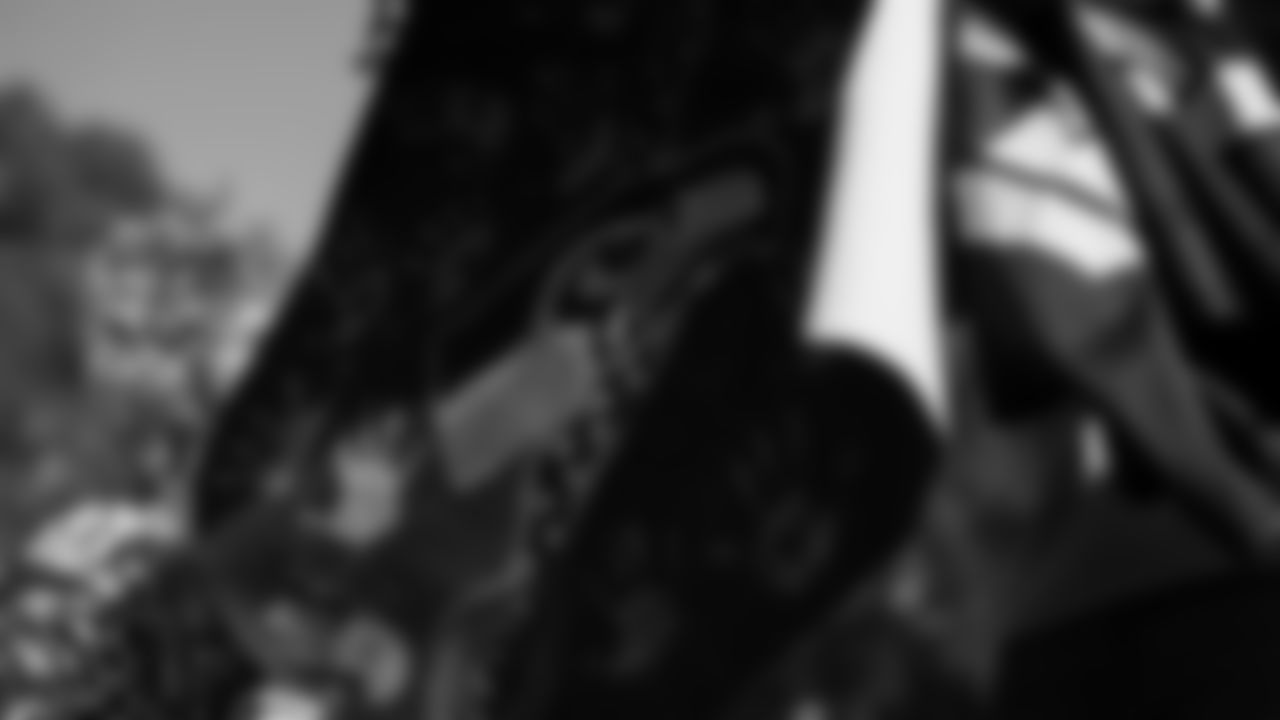 During a visit to Australia, Seahawks Legend Cliff Avril and Blitz stopped by the Kurranulla Aboriginal Corporation Community Center to play flag football and rugby alongside the Cronulla Sharks.