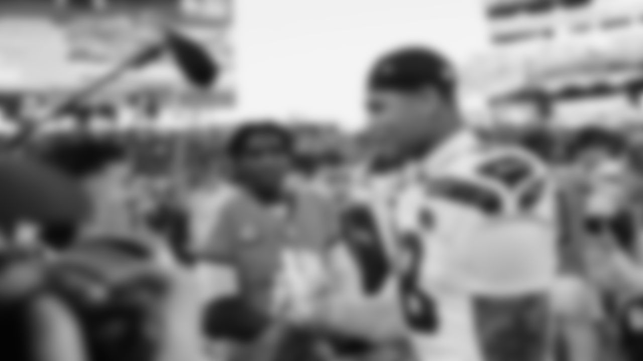 Seahawks celebrate the 30-24 win over the Tennessee Titans at Nissan Stadium on November 23, 2025.