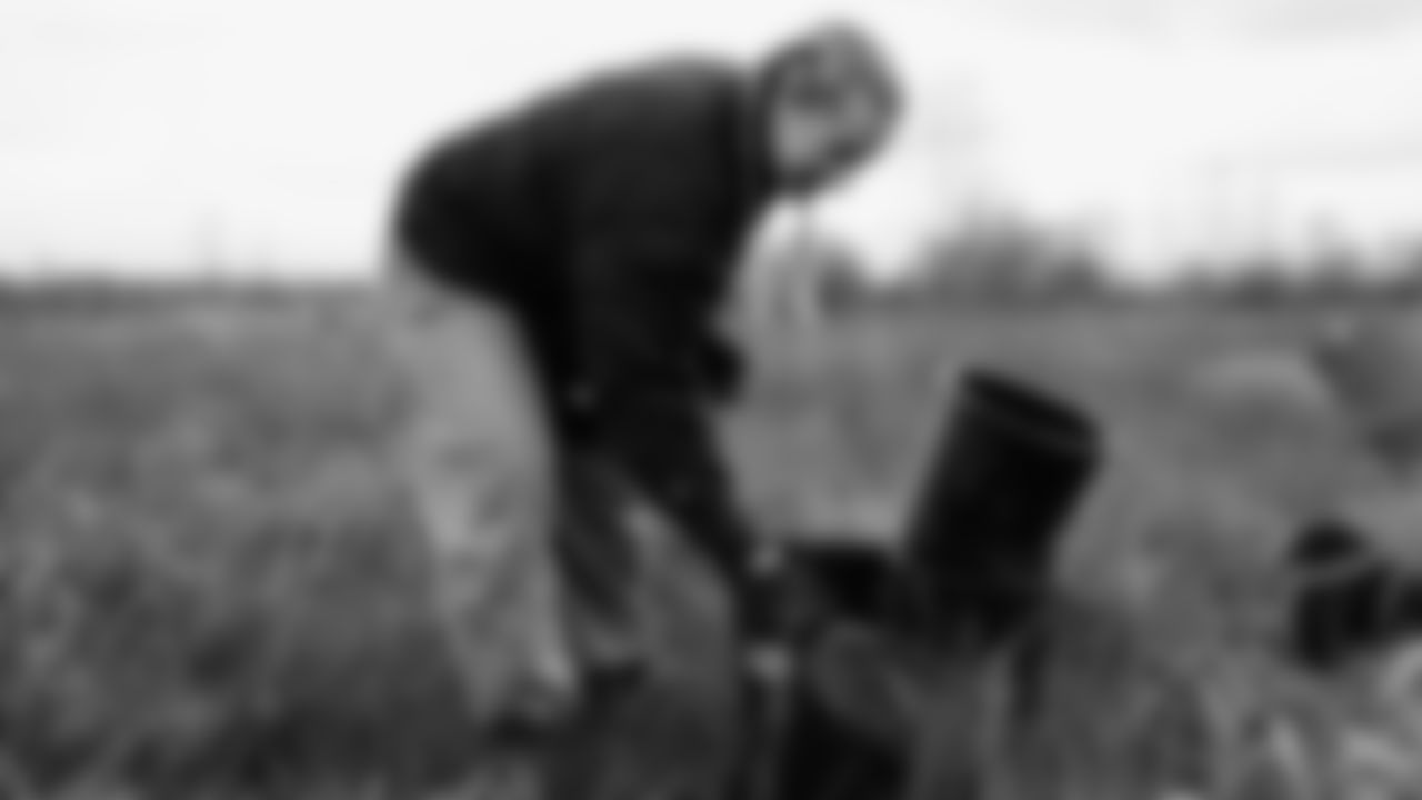 The Seahawks and Legend Norm Johnson spent the day volunteering at a farm in Snohomish County on January 8, 2026.