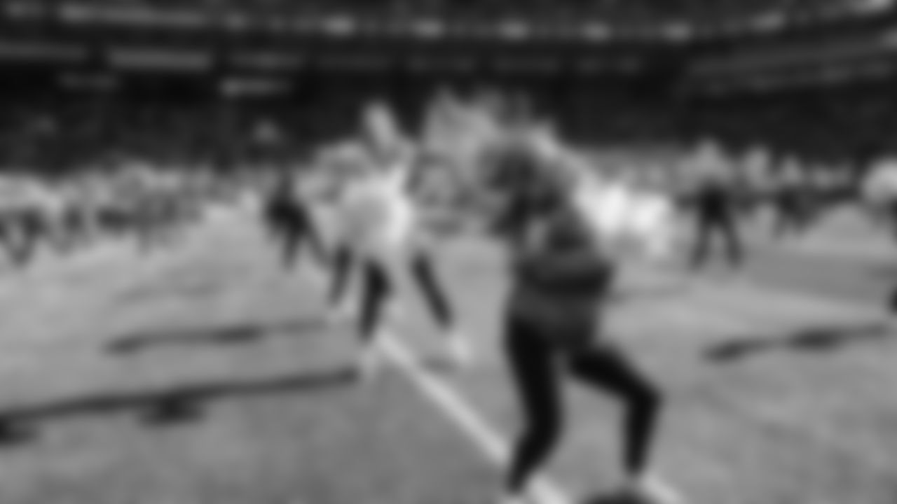 On Saturday, October 5th, Sea Gals/Seahawks Dancers alumni performed at Lumen Field.