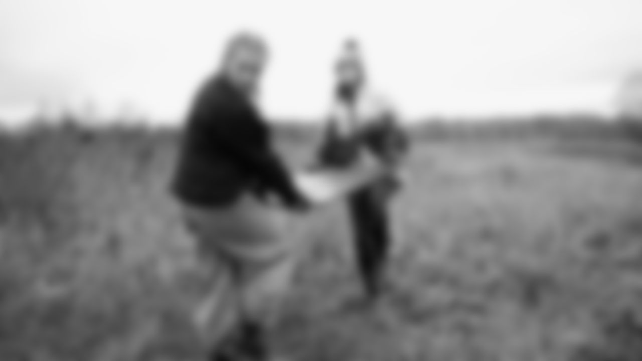 The Seahawks and Legend Norm Johnson spent the day volunteering at a farm in Snohomish County on January 8, 2026.