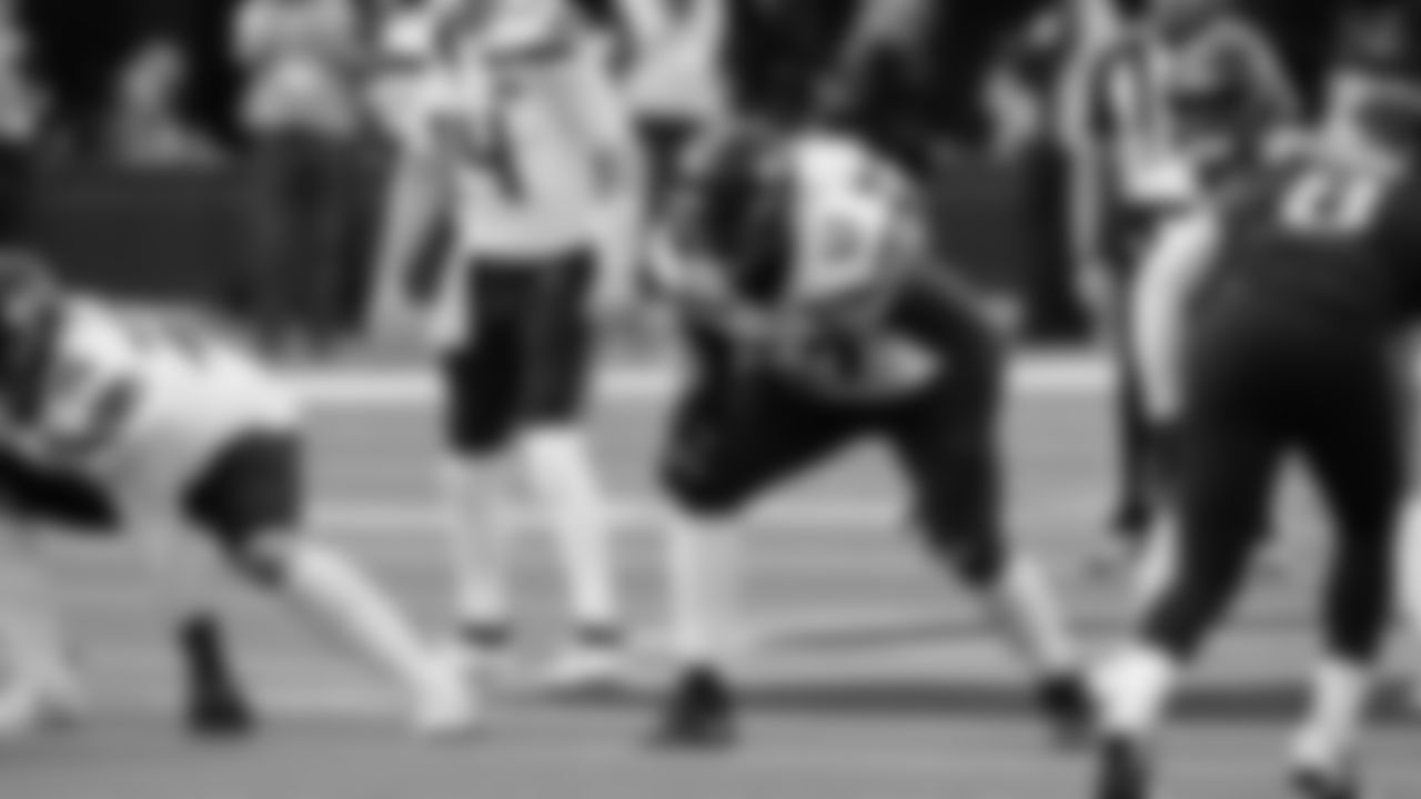 Seahawks tackle Charles Cross (67) at the L.A. Rams in Week 11.