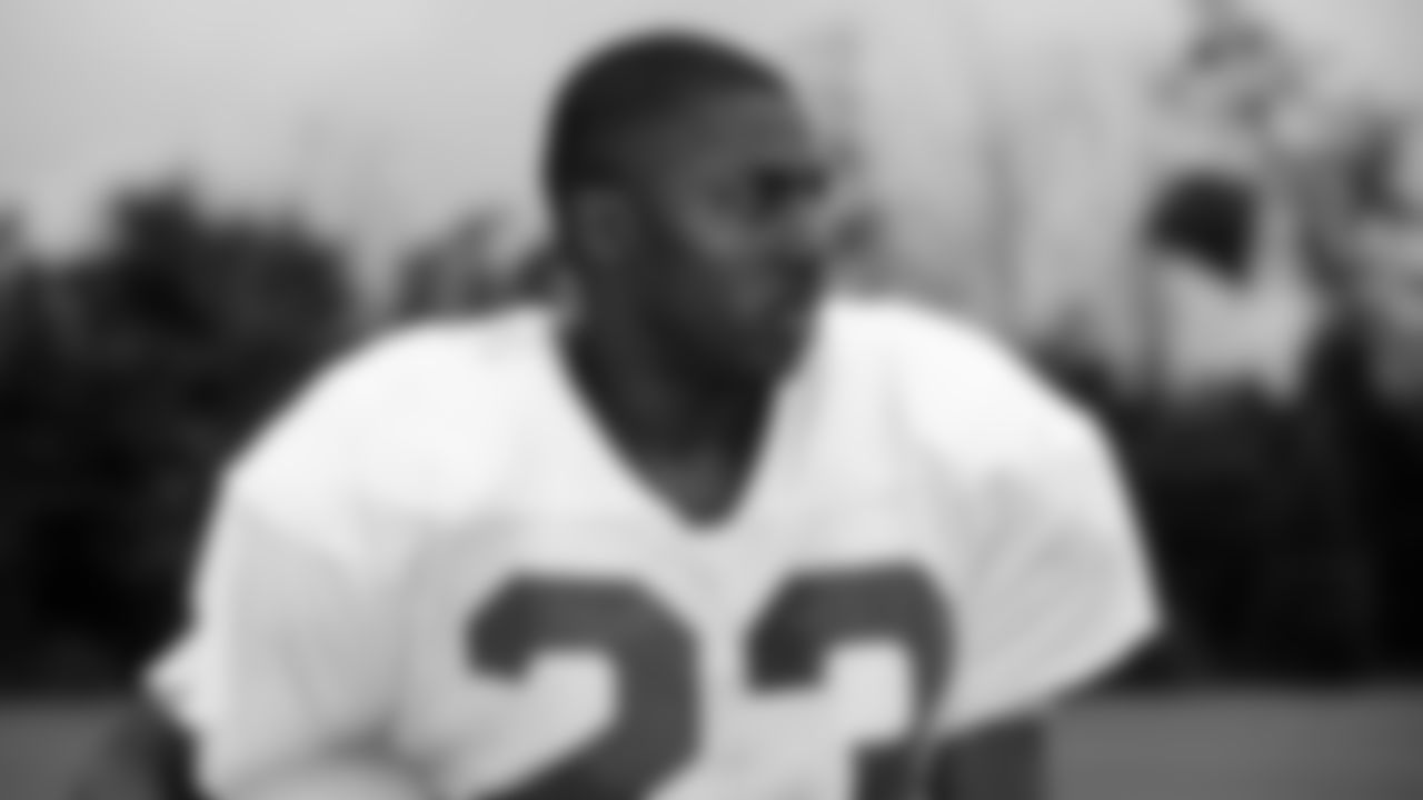 The Seahawks drafted Tennessee defensive back Harlan Davis with the 128th overall pick in the 5th round of the 1991 NFL Draft.