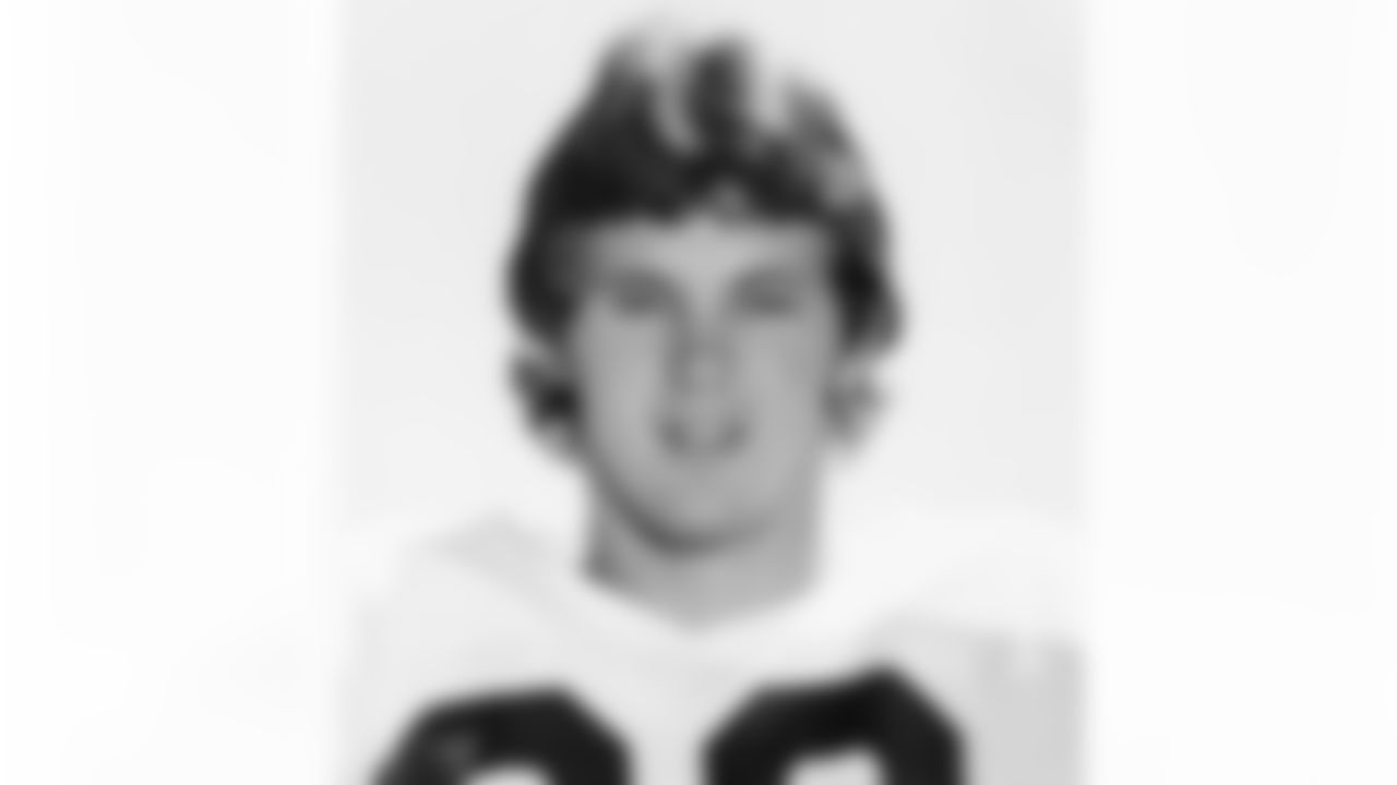 The Seahawks drafted Tennessee wide receiver Larry Seivers with the 111th overall pick in the 4th round of the 1977 NFL Draft.